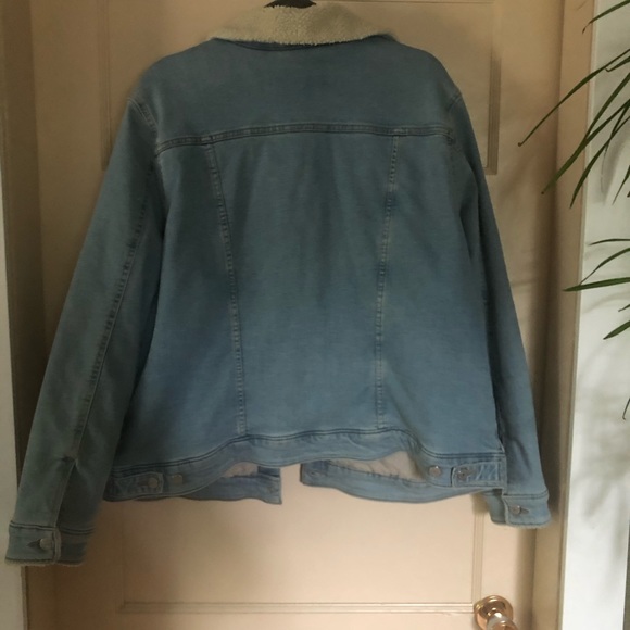 Levi’s lined denim jacket - Picture 3 of 3